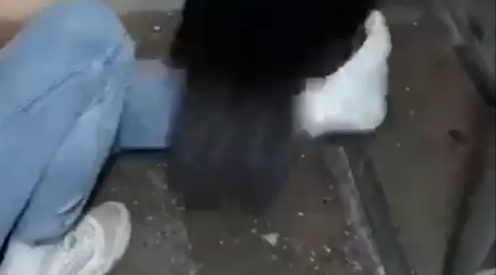Video +18 // Rușii își rup picioarele pentru a nu fi încorporați și trimiși la război în Ucraina